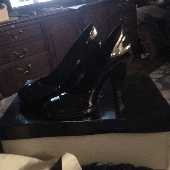 Delman shoes - Picture 1 of 5